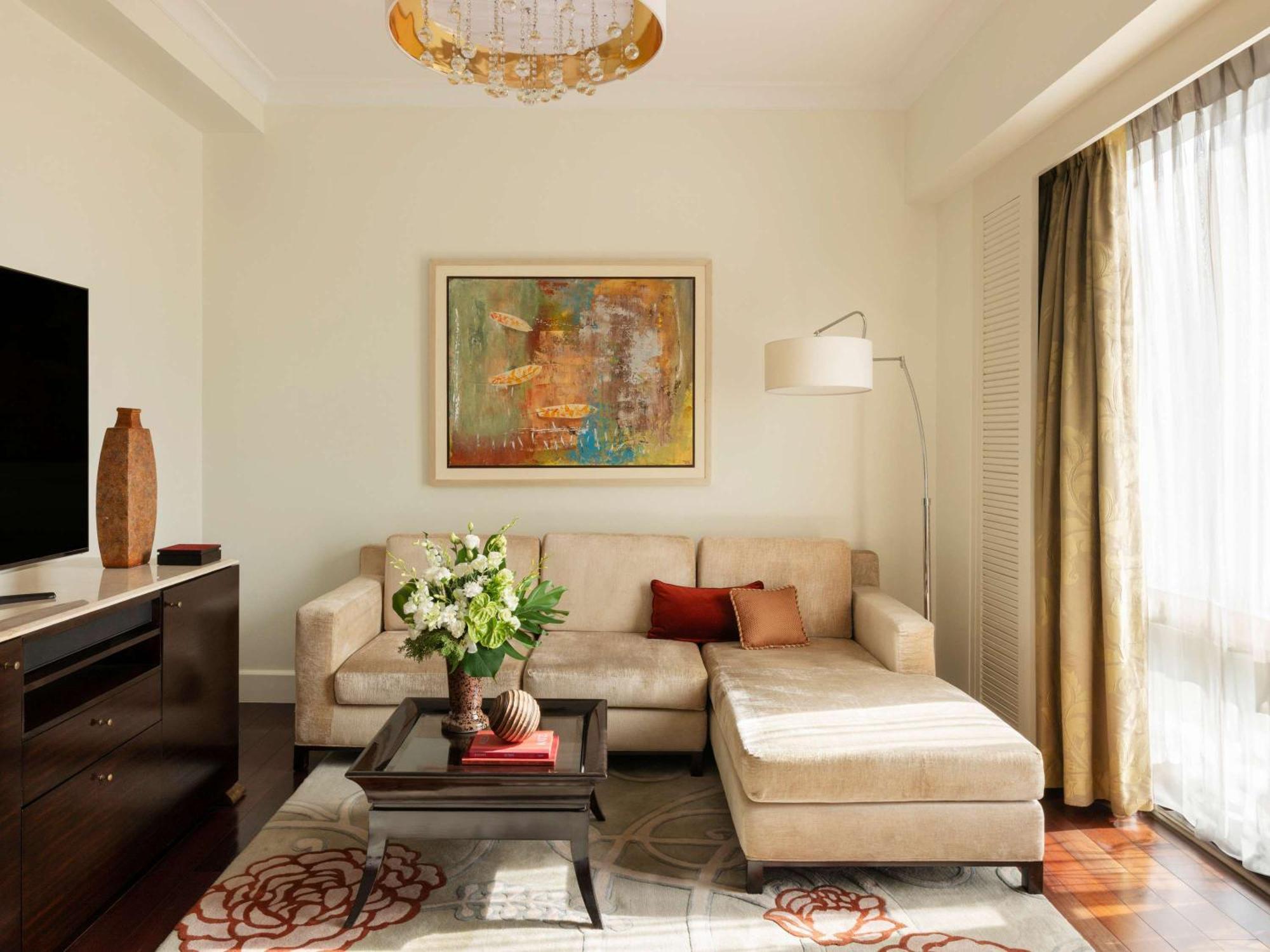 Raffles Makati Hotel Makati City Exterior photo